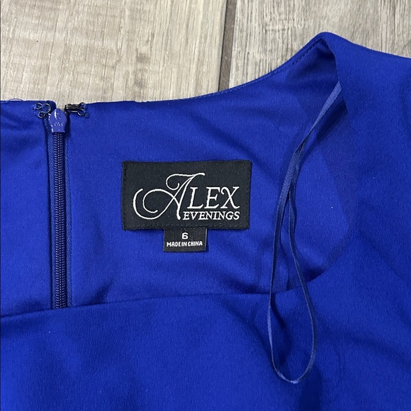 Alex Evenings Womens Short Shift Dress with Embellished Illusion Detail Size 6 - Picture 7 of 9